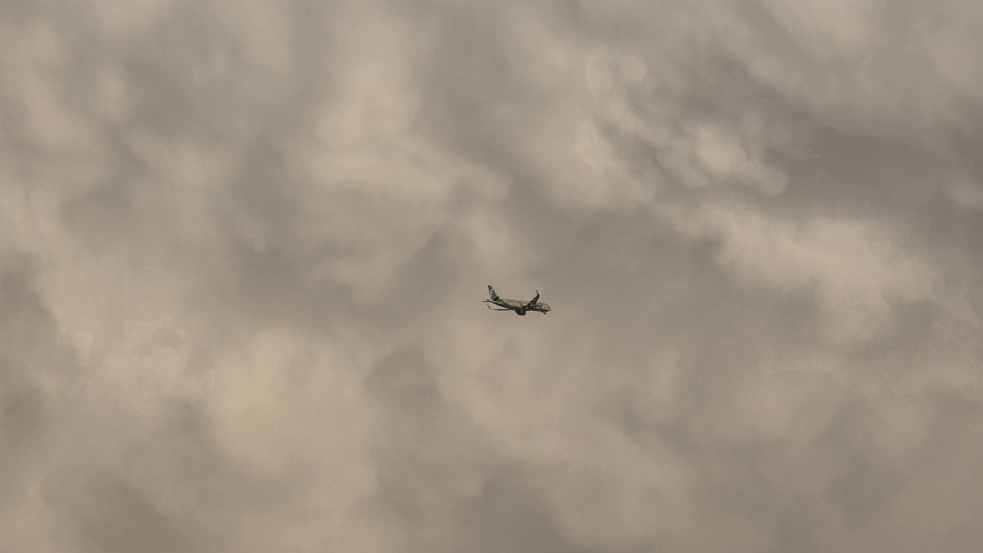 ✈️ ☁️